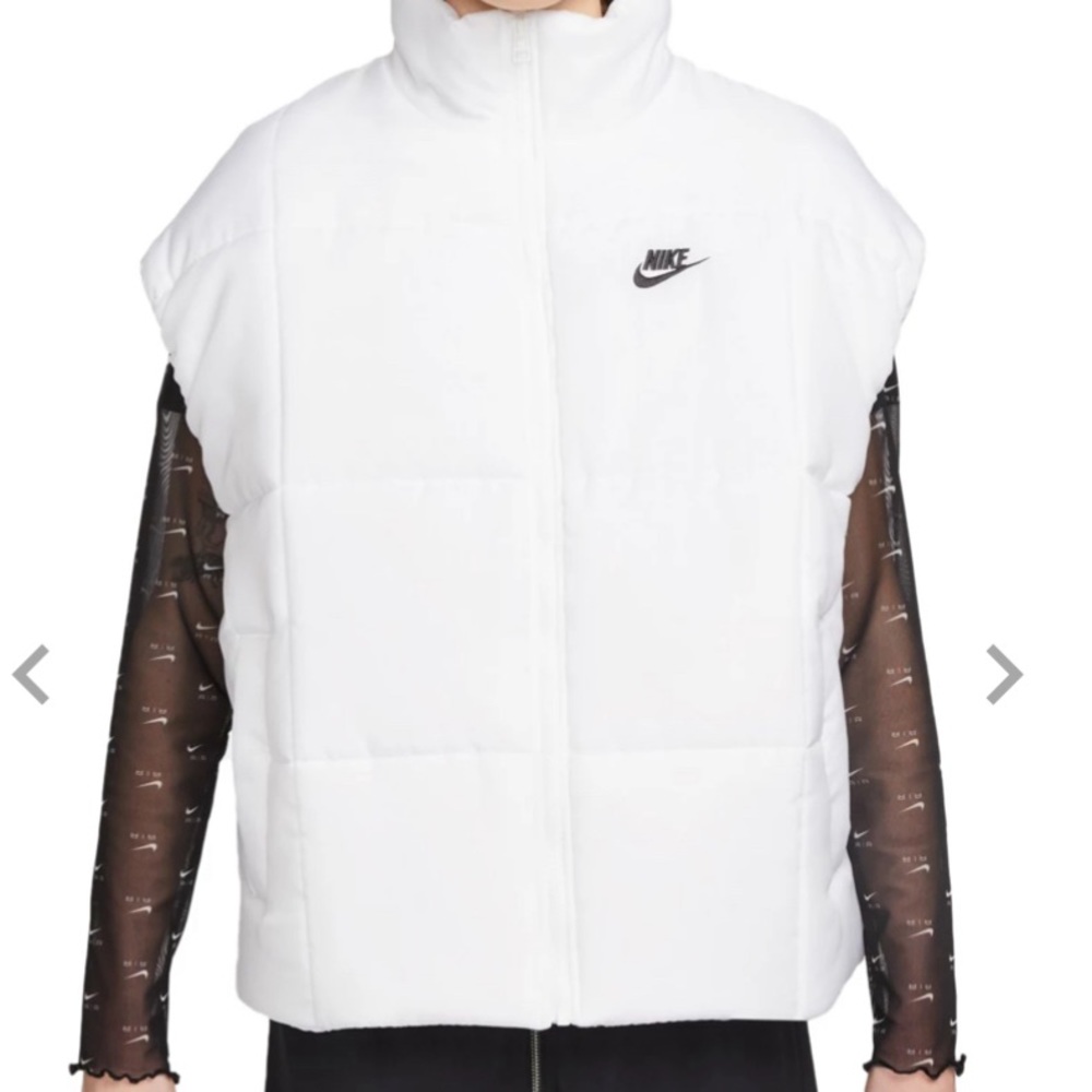 NWT Nikes Women’s Puffer Vest